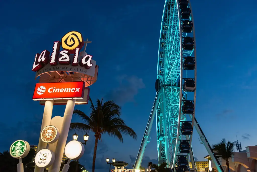 Skywheel Cancún & La Isla Shopping Village - Spot fotográfico en La Isla Km 12.5, Zona Hotelera, Cancún para visitar en auto