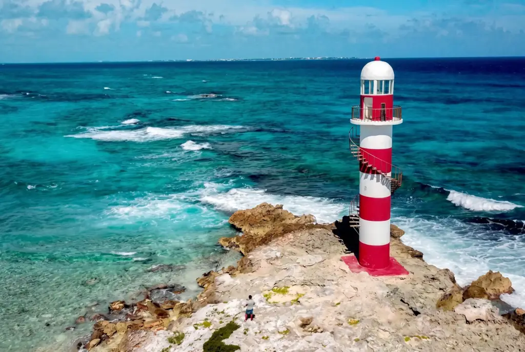 Faro de Punta Cancún - Spot fotográfico en Punta Cancún Km 9, Zona Hotelera para visitar en auto